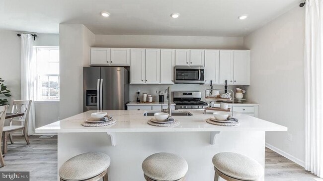 Photo - 277 Macoun Way