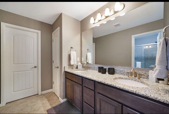 Photo - FULLY FURNISHED Northgate 3 Bed & Office near AFA