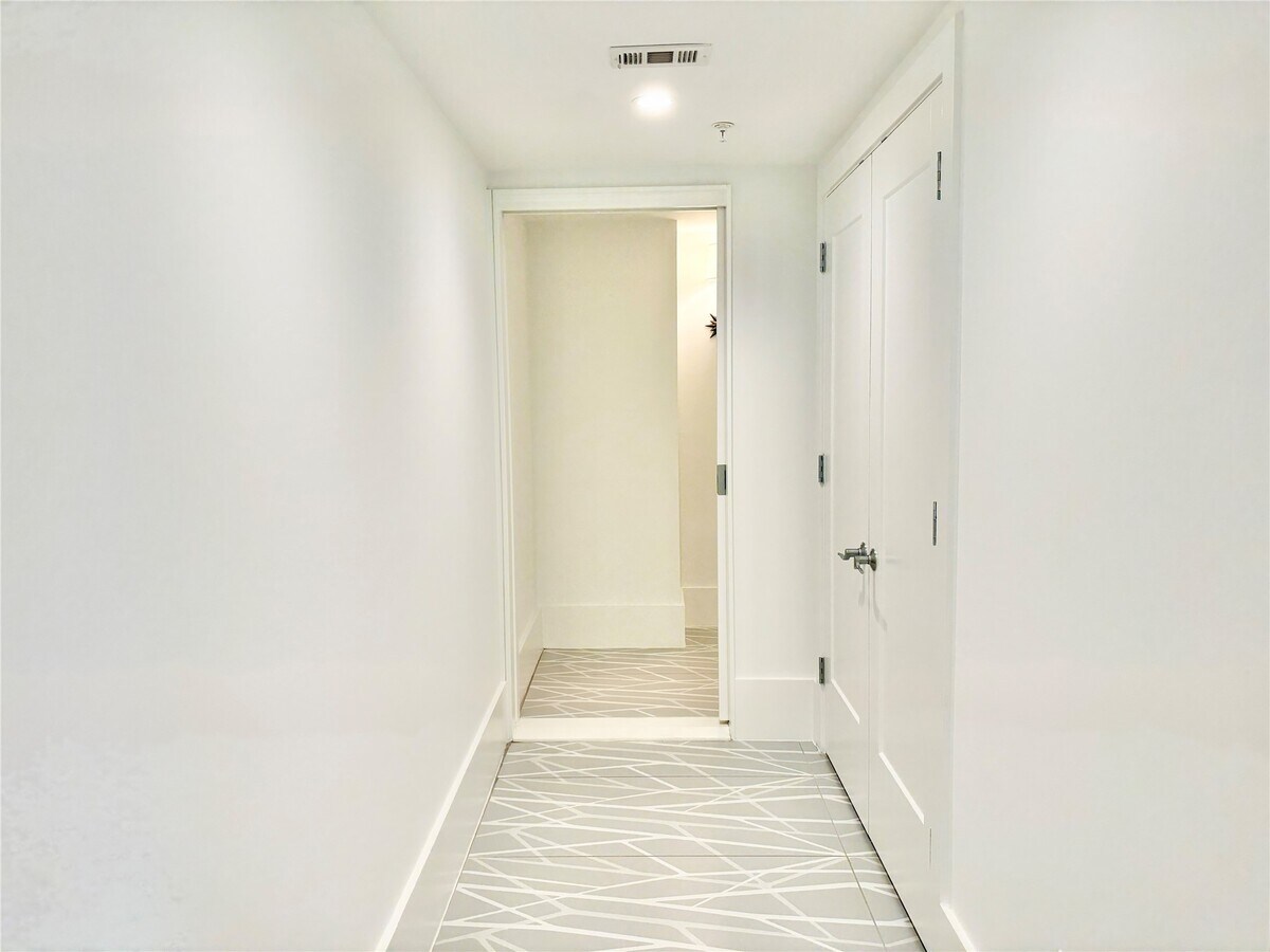 Photo - 2201 Market St