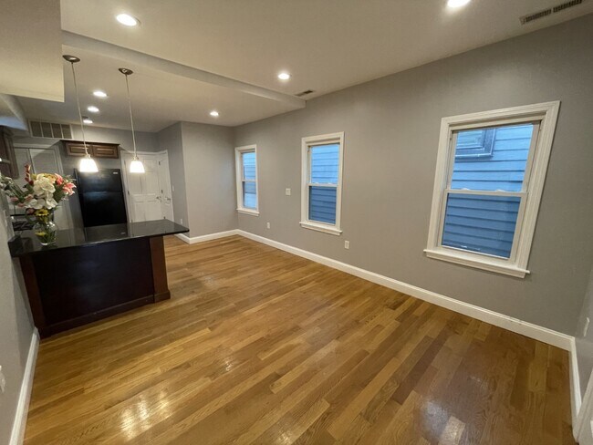 Photo - 195 Condor St Unit 2