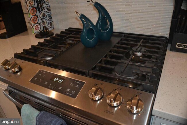 Photo - 1015 Rampart Dr