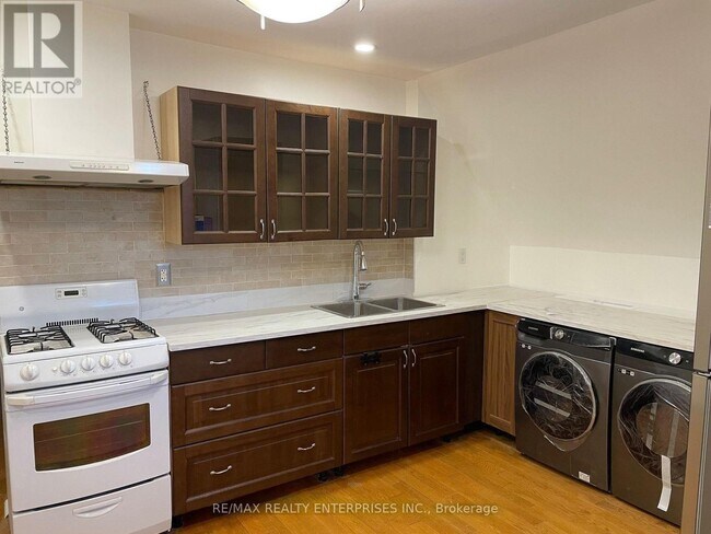Photo - 488 Logan Ave