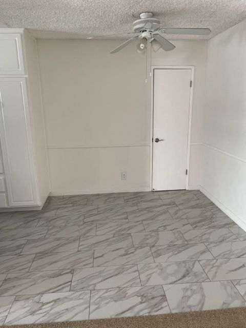 Photo - 141 N Kenwood St Apartment