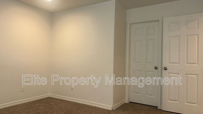 Photo - 195 S Stardust Ct