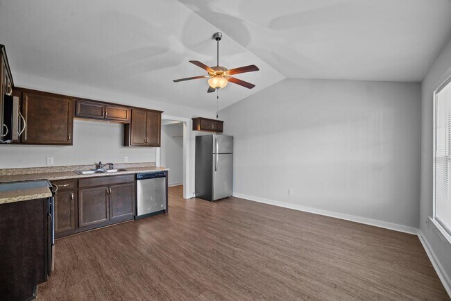 3904 West Vancroft Circle