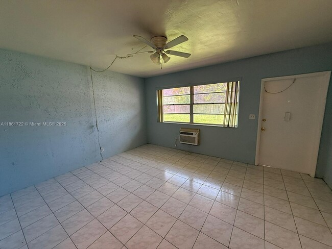 Photo - 2917 Plunkett St Unidad 20C