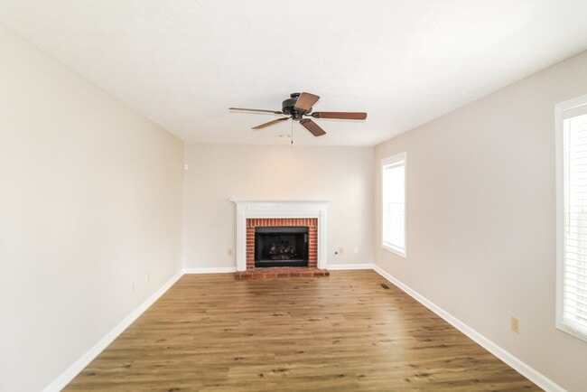 Photo - 2915 Emerson Lake Dr