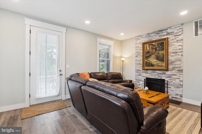 Photo - 265 Missouri Ave NW