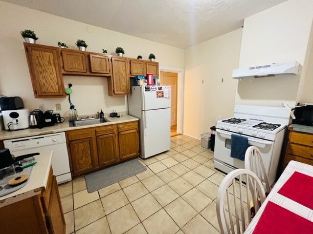 Building Photo - 87 Hillside St Unit 2