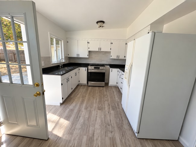 991 Suiter St Unit 991 B