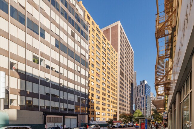 Alternate view - The Robert Livingston