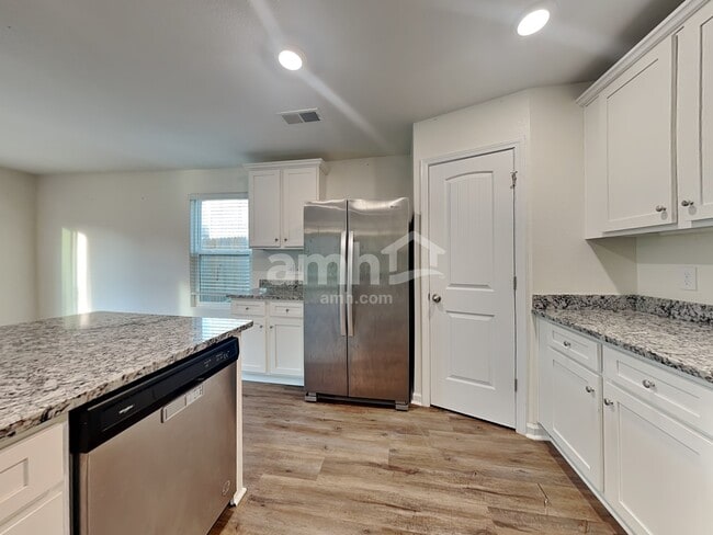 Photo - 6041 Mason Tucker Dr