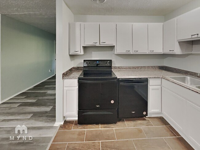 Photo - 5906 Pineglen Ct