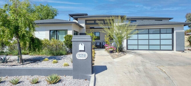 Photo - 3230 E Colter St