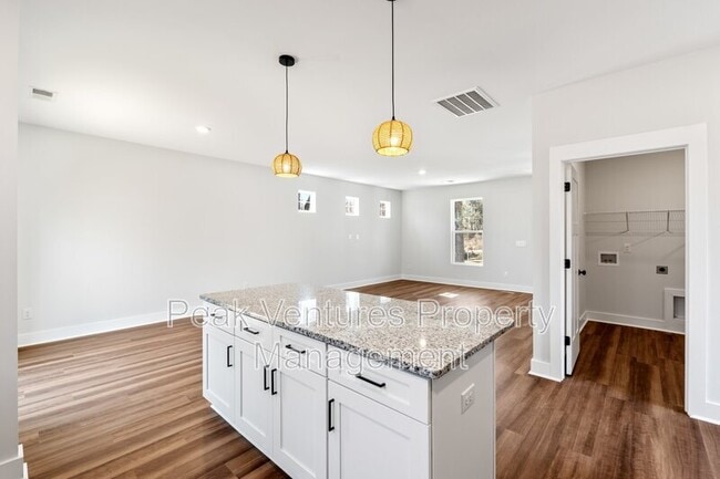 Photo - 104 Norbert Ln