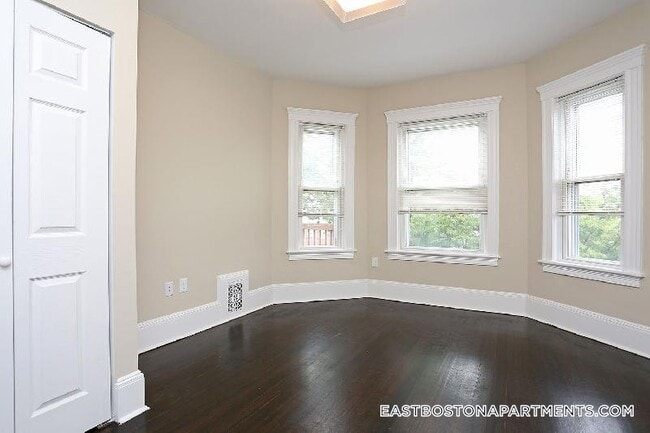Photo - 41 St Edward Rd Unit 3