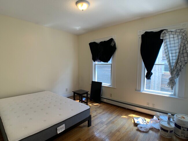 Photo - 569 Main St Unit 1