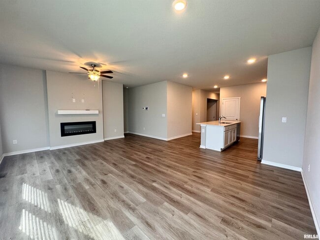 Photo - 709 E Bear Dr