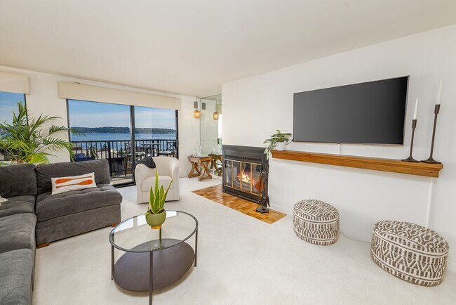 Photo - 500 W Roy St Unit Apt # W403