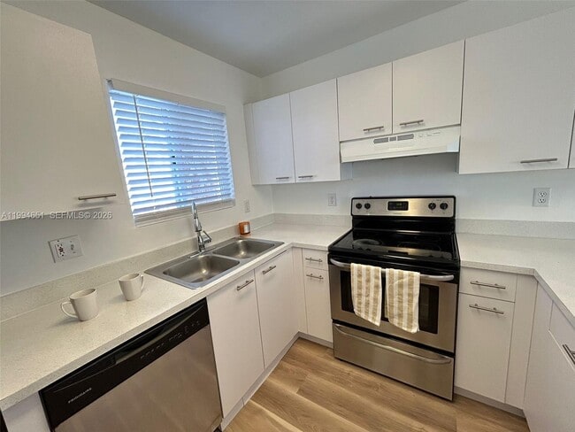 Photo - 6255 SW Kendale Lakes Cir Unit 225