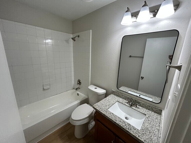 Bathroom between Front and Middle Bedroom