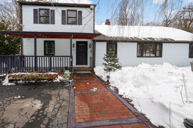 Building Photo - 615 Monroe Turnpike