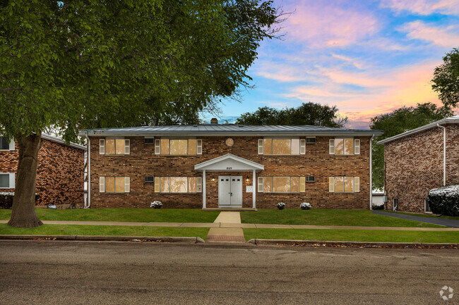 Building Photo - 889 Jefferson Ave Unit A Rental