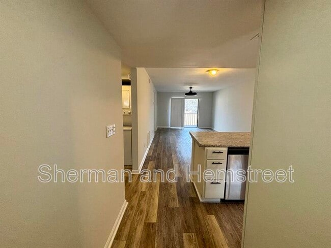 Photo - 607 Windsong Cir