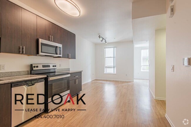 Building Photo - Luxurious Studio with Private Balcony, Cen... Unit 414 Rental