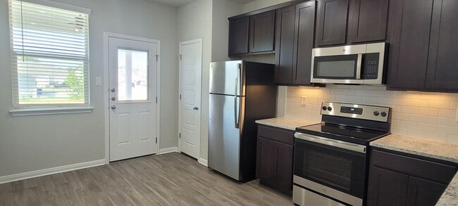 Photo - Luxury 3/2 Townhome in Cibolo