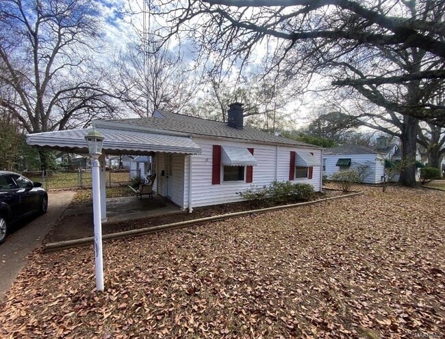 Building Photo - 508 Glenmore Rd