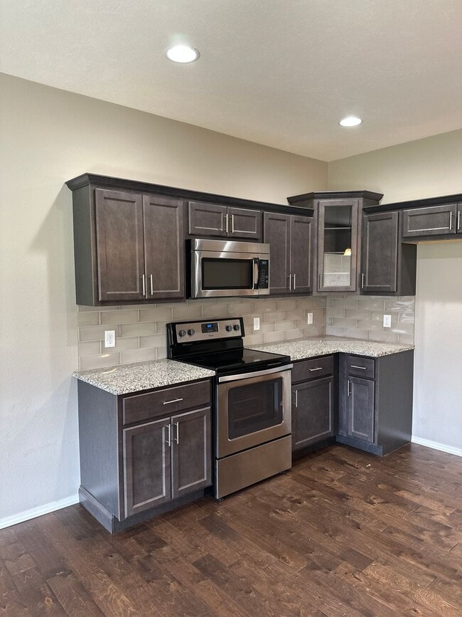 Photo - Stunning 4 Bedroom Rental Home!