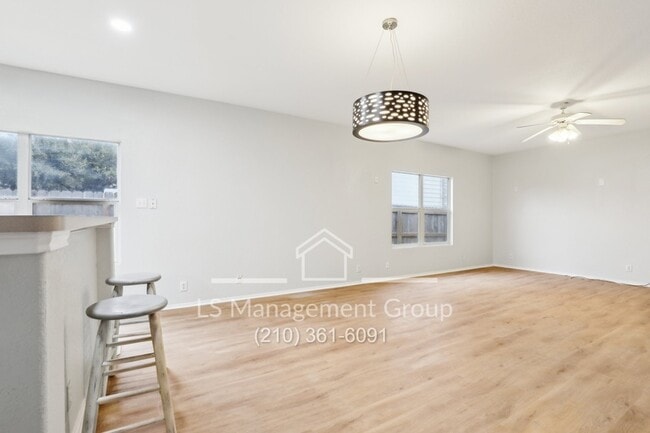 Photo - 4738 Rosemarys Farm