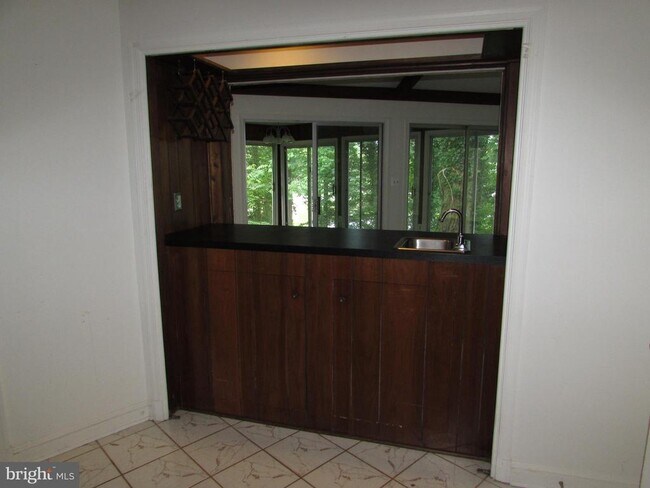 Photo - 472 Old Orchard Cir