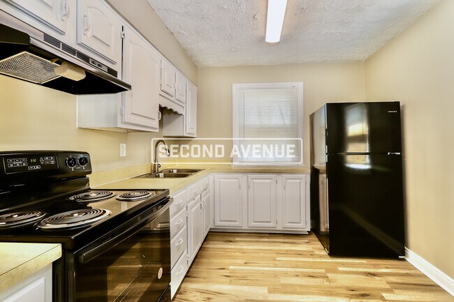 Photo - 651 S 37th St