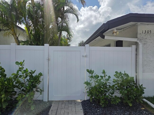 Photo - 1301 NE 16th Terrace Unidad 1-9