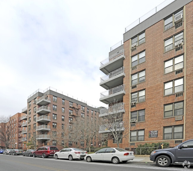 Photo - Turian House