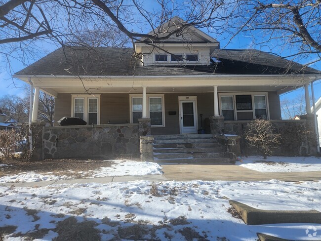 Building Photo - 422 S Jefferson St Rental