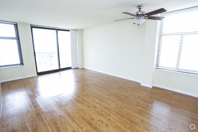 Sala de estar - Royal Mace Apartments