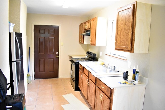 Photo - 2114 Railroad St
