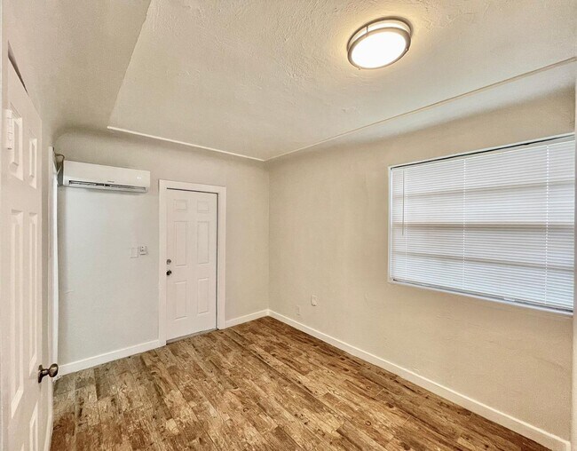 Photo - Spacious Studio Duplex