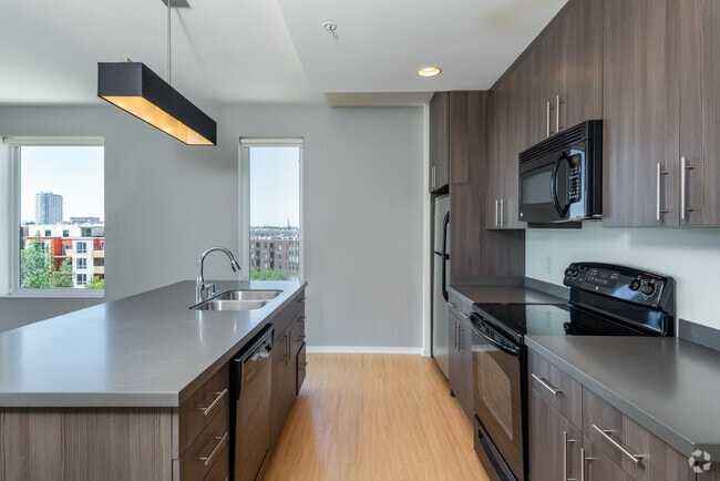 1BR, 1BA - 820SF - Avante Apartments