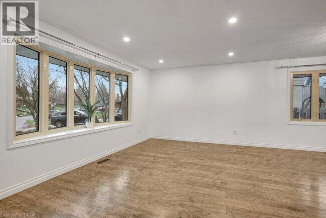 Photo - 67 Kimberly Crescent