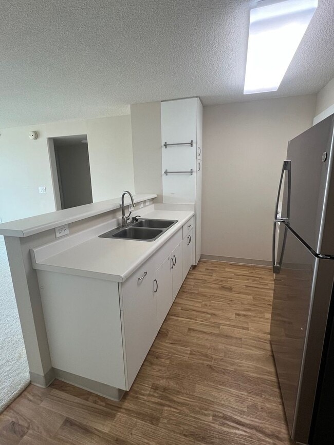 Photo - Country Club Village 6 - 2 Bedroom 1 Bath 2 Parking with Washer/Dryer in Unit Unit 804