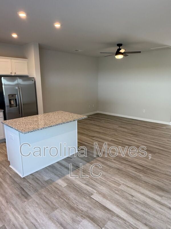 Photo - 171 Randwick Ln