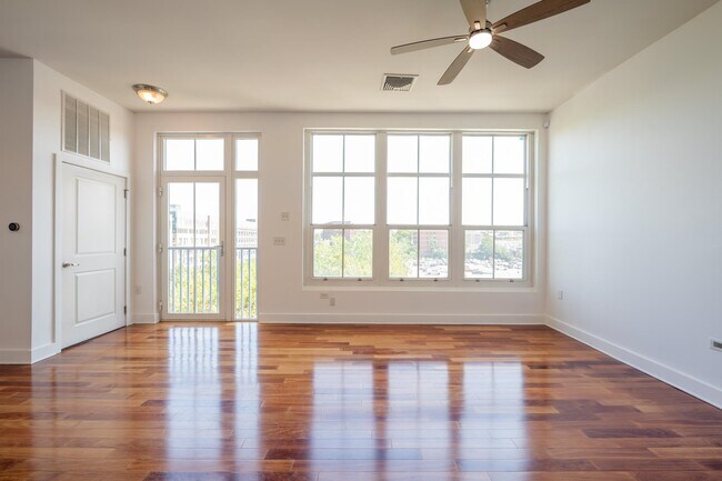 Building Photo - 55 Mallory Ave Unit 67 Rental