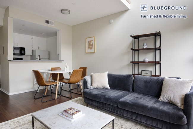 Photo - 747 Gayley Ave Unidad FL4-ID1188