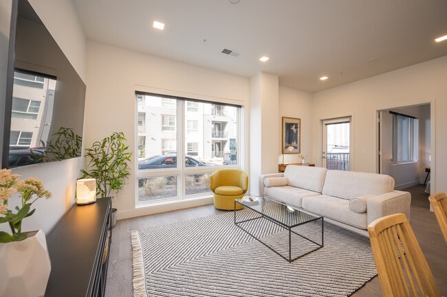 Photo - 1898 S Bannock St Unidad 106