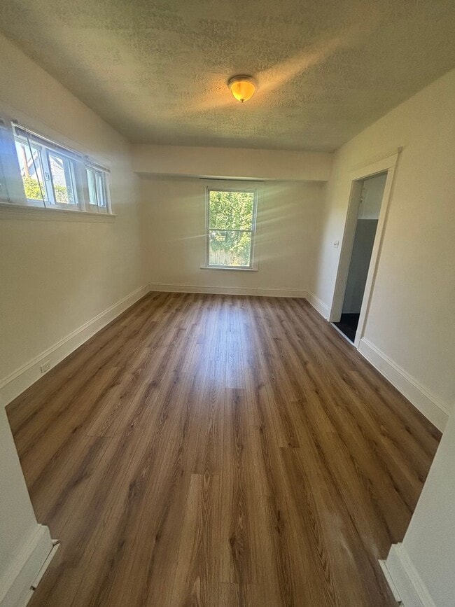 Photo - 4bd Single Cash Pay/Section 8 *SECURITY DEPOSIT SPECIAL*