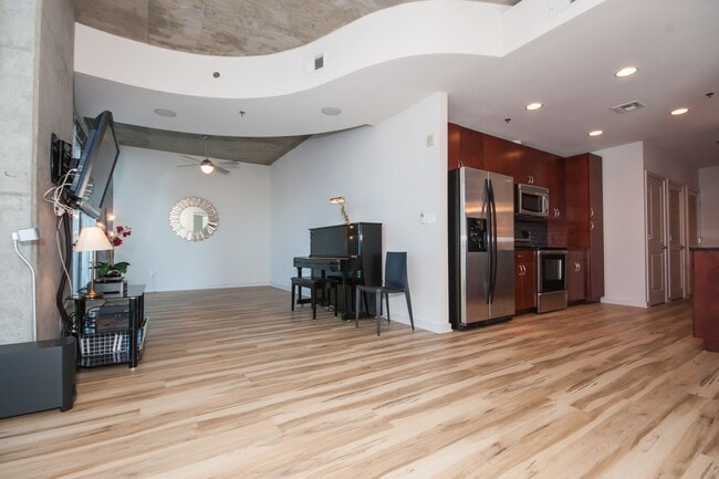 Photo - Stunning 17th Floor Views of Downtown in t... Unit 1720